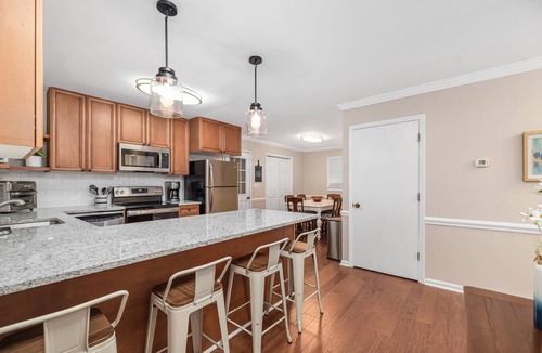 Kannapolis House | Peaceful Kannapolis Lodge! Super Spacious, Fenced Yard For Pets, Near Concord Mills Mall & Speedway!