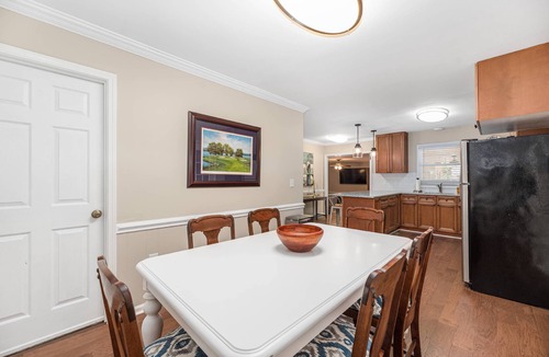 Kannapolis House | Peaceful Kannapolis Lodge! Super Spacious, Fenced Yard For Pets, Near Concord Mills Mall & Speedway!