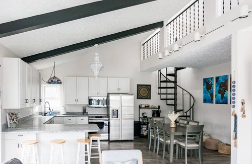 Howard House | Peaceful Lakefront Getaway with Ping Pong on Apple Valley Lake