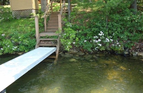 Penelacres House | Peaceful Lakefront! Private deep water dock, evening sun, quiet dead end street!