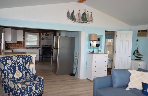 Lupton Cottage | Peaceful Lakefront Retreat Henderson Lake-AC Wifi Amazing views Near Rifle River