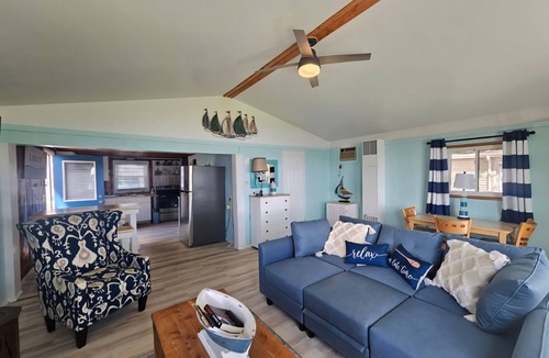 Lupton Cottage | Peaceful Lakefront Retreat Henderson Lake-AC Wifi Amazing views Near Rifle River