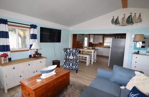 Lupton Cottage | Peaceful Lakefront Retreat Henderson Lake-AC Wifi Amazing views Near Rifle River