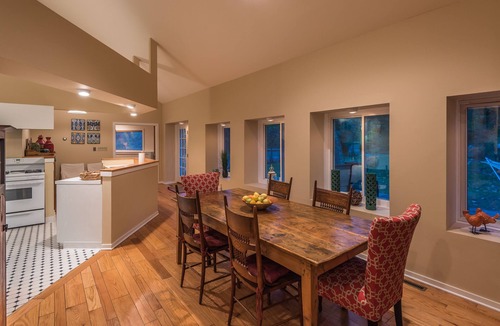 Town of Copake House | Peaceful Lakefront Retreat - Private Tennis Court - Sleeps 8