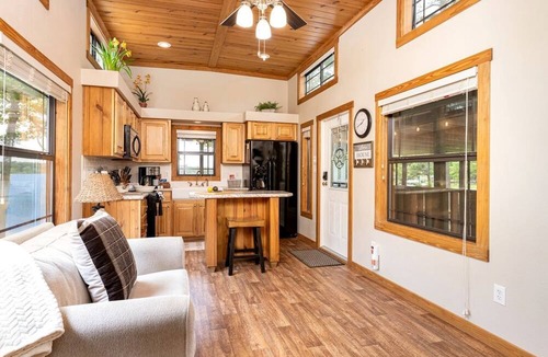 Hemphill Cabin | Peaceful Lakefront Tiny Cabin Nestled in the Sabine National Forest for a Romantic Escape in Hemphill, Texas