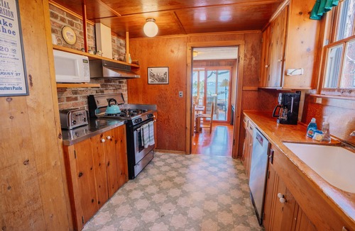 Brockway House | Peaceful Lakefront Home with Gorgeous Lakeviews and Hottub, Lake St. Lakefront by Tahoe Time VR