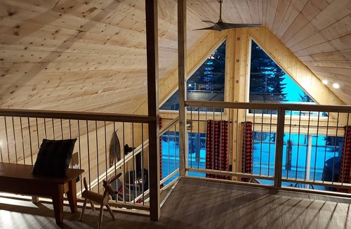 Bridge Lake Cabin | Peaceful Lakeside Cabin