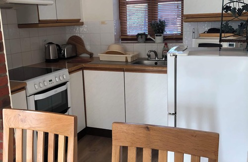 Irstead Cottage | Peaceful lakeside cottage close to the Broads and beaches