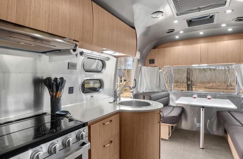 Centre House | Peaceful Lakeside Covered Airstream with Firepit & Kayaks Near Centre, AL