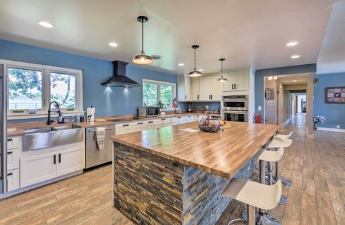 Lebanon House | Peaceful Lebanon Farmhouse/Ranch w/Pool!