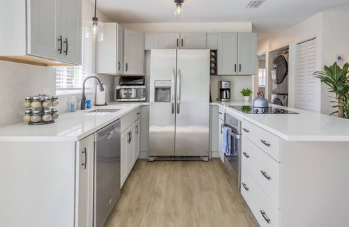 Dunedin Condo | Peaceful Locale King Beds 1 Mile 2 Honeymoon Isle 3 Miles 2 Downtown