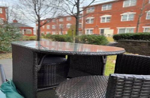 Queens House | Peaceful Luxury Condo minutes from LaGuardia Airport