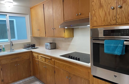 Portola House | Peaceful Mid-Century Modern 3 bd in San Francisco