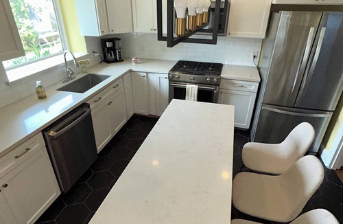 Lawndale/ Wayside House | Peaceful/Modern 2-bedroom house with AC in vibrant East Houston