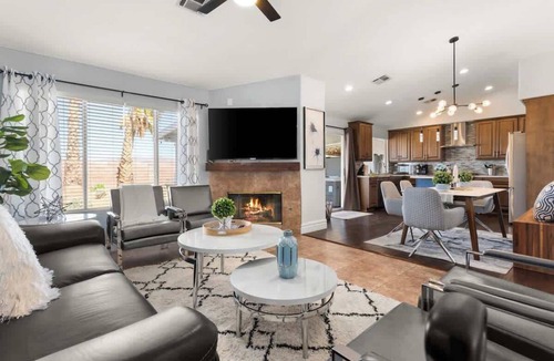 Highland Hills House | Peaceful & Modern 3 BR Las Vegas Home w/Hot Tub!