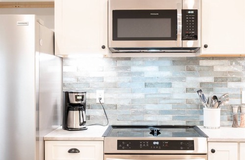 Bow Apartment | Peaceful Modern Retreat · Flexible Stays - Bow NH
