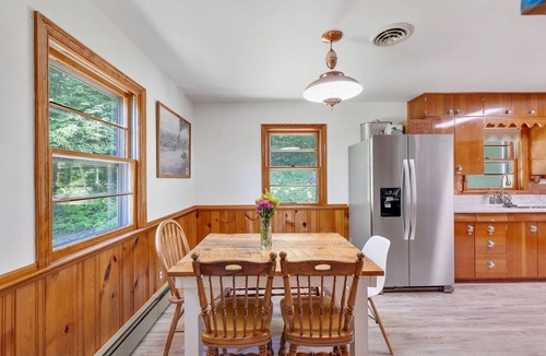 Paris Cabin | Peaceful Mountain Retreat Near Appalachian Trail, Wineries, Breweries and More