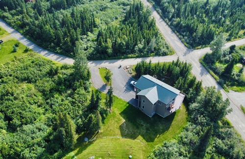 Bear Valley House | Peaceful mountainside home with views, trails, & wildlife nearby.