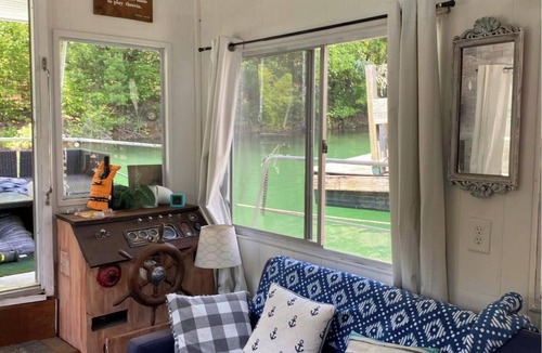 Unaka Boat Rental | Peaceful , nature-focused mountain escape, Relax at 'Gunny’s Anchor Murphy, NC.
