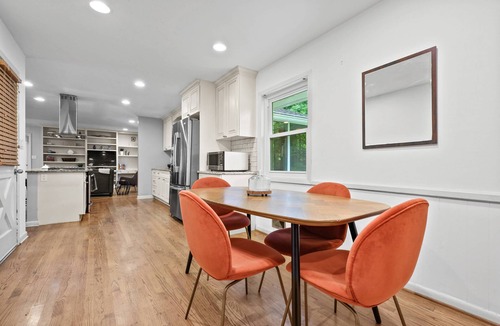 Dunwoody House | Peaceful Neighborhood Retreat Near Downtown Atlanta: Pet-friendly with Screened Porch & Grill