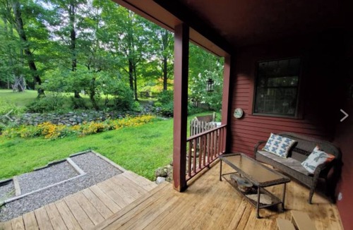 Middle Grove House | Peaceful New England Cottage w/pool in nature 10 minutes from downtown Saratoga