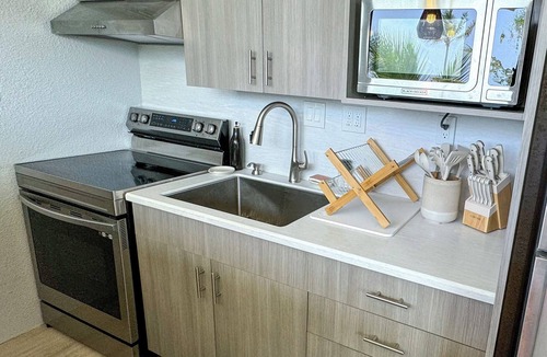 Estate Bolongo Condo | Peaceful Oceanfront Oasis.Pool, Walk to beach, generator backup!