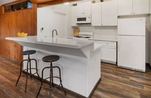 Camarillo House | PEACEFUL ONE BEDROOM GUEST HOUSE ON A RANCH