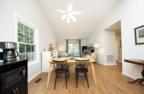 Chapel Hill House | Peaceful open floorplan treehouse in Chapel Hill