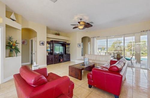 Fort Myers House | Peaceful Palms