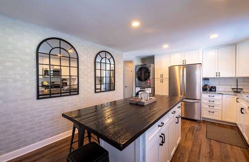 Baseline Sub House | Peaceful Paradise w/Flatiron view, gas fireplace, 30 D min, perfect for RELO