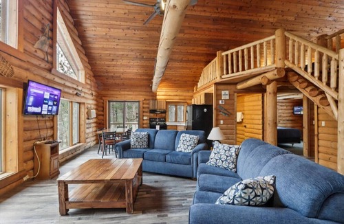 Wisconsin Dells Cabin | Peaceful Pines Cabin on Mirror Lake