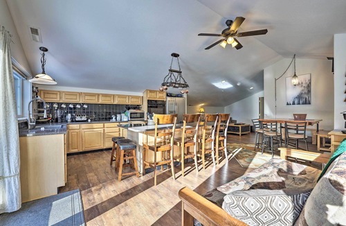 Cascade Cabin | 'Peaceful Pines' - Cascade Cabin w/Hot Tub!
