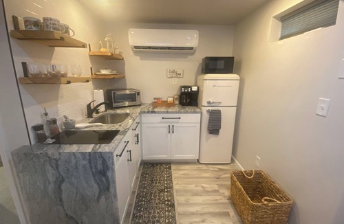 Hanson Apartment | Peaceful Pines Haven~ cozy studio near the ponds