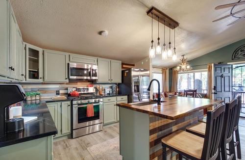 Pinetop-Lakeside Cottage | Peaceful Pinetop Hideaway w/Yard - Dog Friendly!