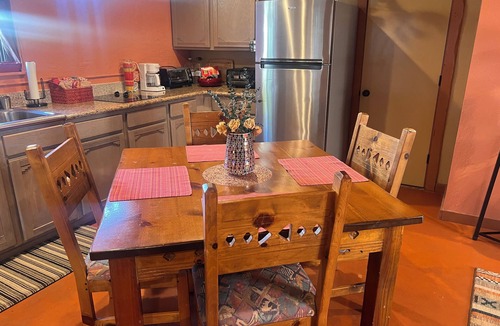 East Mesa Cottage | Peaceful Private 1-bedroom Casita in Mesa. AC, W&D, Private Parking & more!
