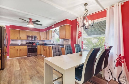Valrico House | Peaceful | Private Hideaway | Huge Yard
