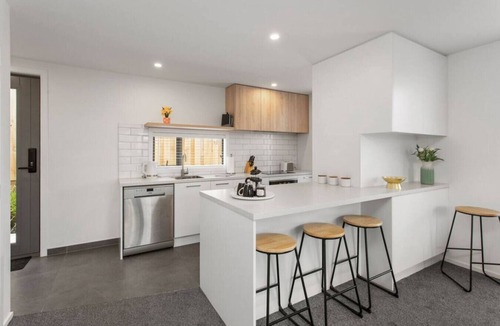 Linwood Apartment | Peaceful Private Oasis 2bdrm 2bthrm Free Parking