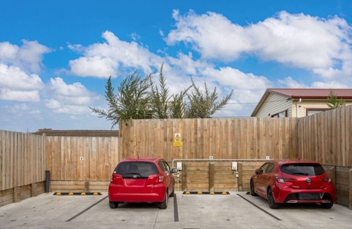 Linwood Apartment | Peaceful Private Oasis 2bdrm 2bthrm Free Parking