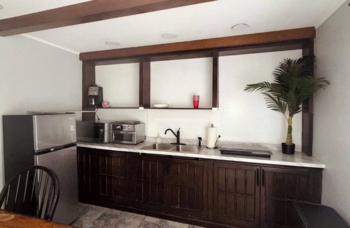 West New Haven House | Peaceful Private Stay in Shared Home Near Yale
