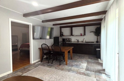 West New Haven House | Peaceful Private Stay in Shared Home Near Yale