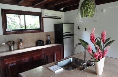 Langostino House | *Peaceful *Quiet *Beach Home *50MBPS *Pavones