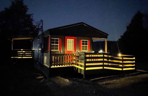 Rockfield Cabin | Peaceful Quiet Cozy Tiny Home W/Country Views. 20 min. to Downtown Bowling Green