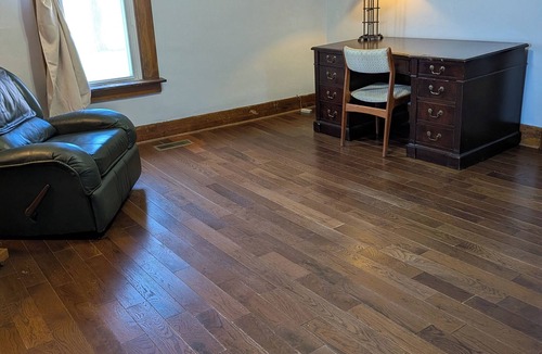 Johnstown House | Peaceful, quiet farmhouse outside charming Johnstown