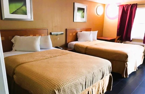 Governor's Walk Hotel | Peaceful & Quiet Stay near FSU Stadium & 1.3 Miles to Capitol | Family-Friendly