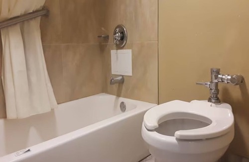 Governor's Walk Hotel | Peaceful & Quiet Stay near FSU Stadium & 1.3 Miles to Capitol | Family-Friendly