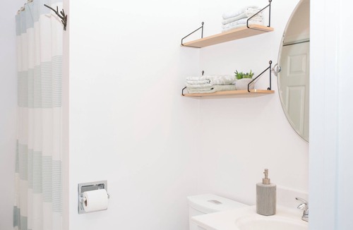 Oakley Apartment | Peaceful, Quiet Studio Near Biltmore Village