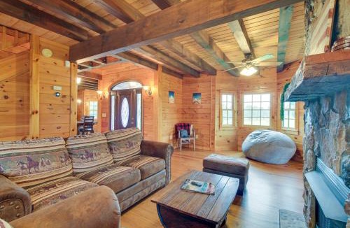 Spottswood House | Peaceful Raphine Cottage w/Deck & Fireplace!