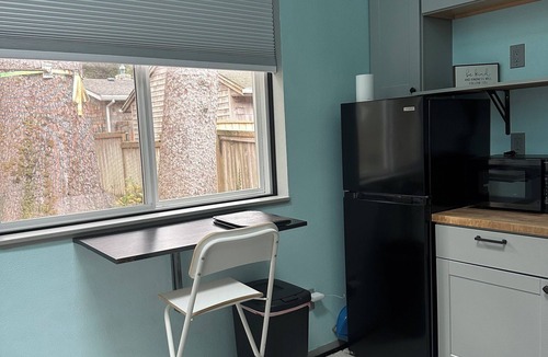 Downtown Cannon Beach Apartment | Peaceful relaxing studio in Cannon Beach
