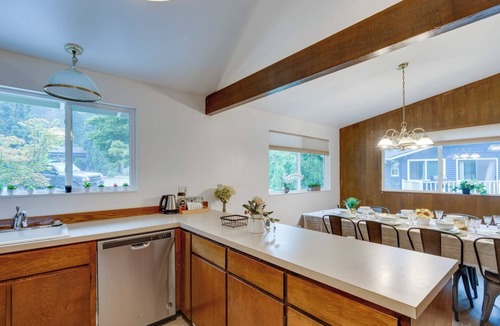 Lake Forest Park House | Peaceful Retreat Serene Lake Forest Park House