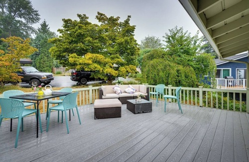 Lake Forest Park House | Peaceful Retreat Serene Lake Forest Park House